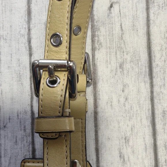 Coach Beige Leather Handbag - Picture 5 of 16